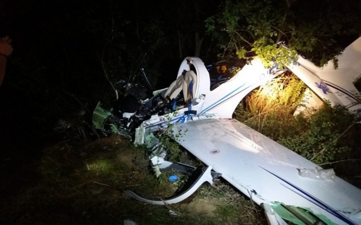 Πτώση αεροπλάνου στη Λάρισα: Τραγωδία με δύο νεκρούς