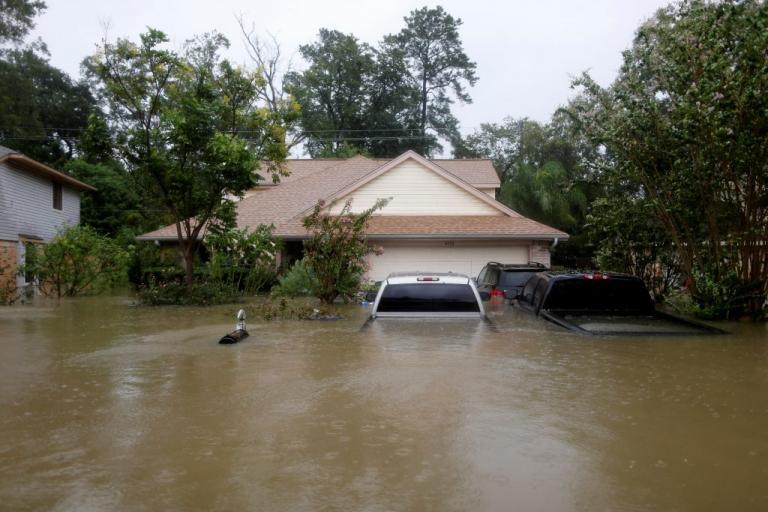 ΗΠΑ: Στους 7 οι νεκροί από τον φονικό τυφώνα Χάρβεϊ – Έρχονται χειρότερες πλημμύρες! [pics]