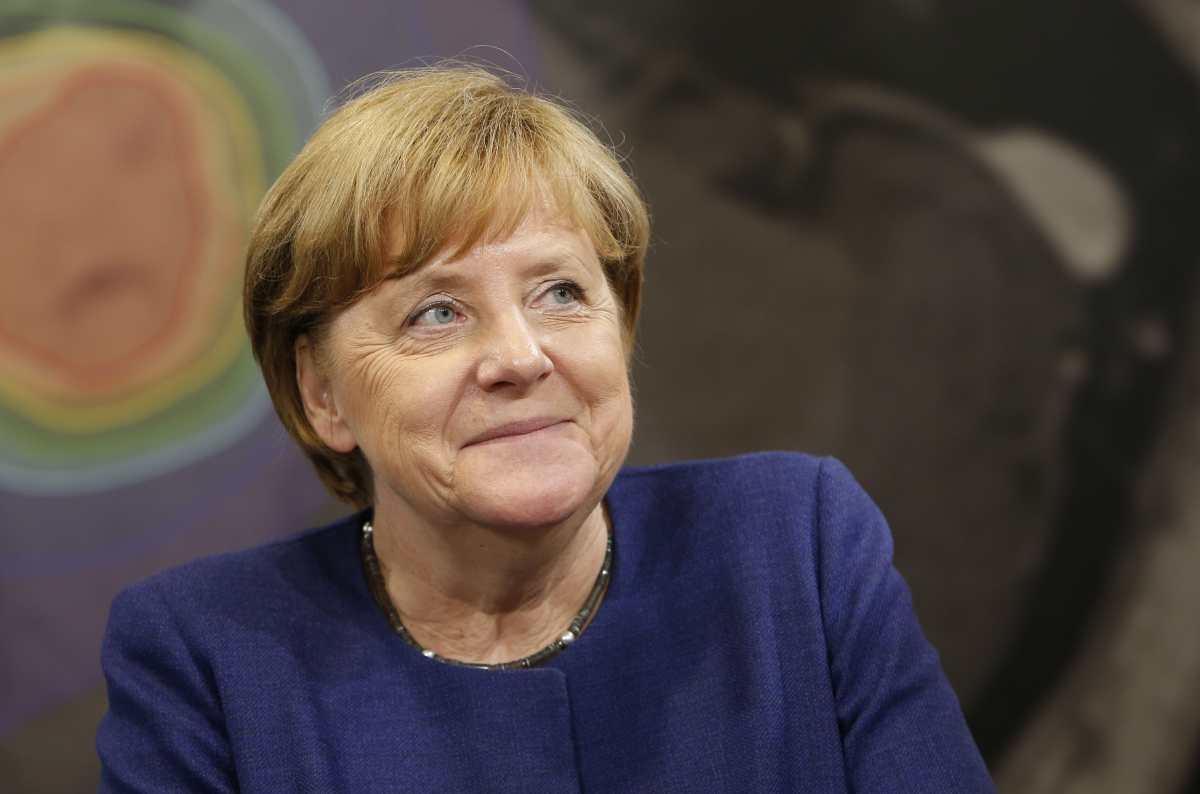 Γερμανία – Δημοσκόπηση: Παίζει μόνη της η Μέρκελ – Τρώει τη… σκόνη της ο Σουλτς