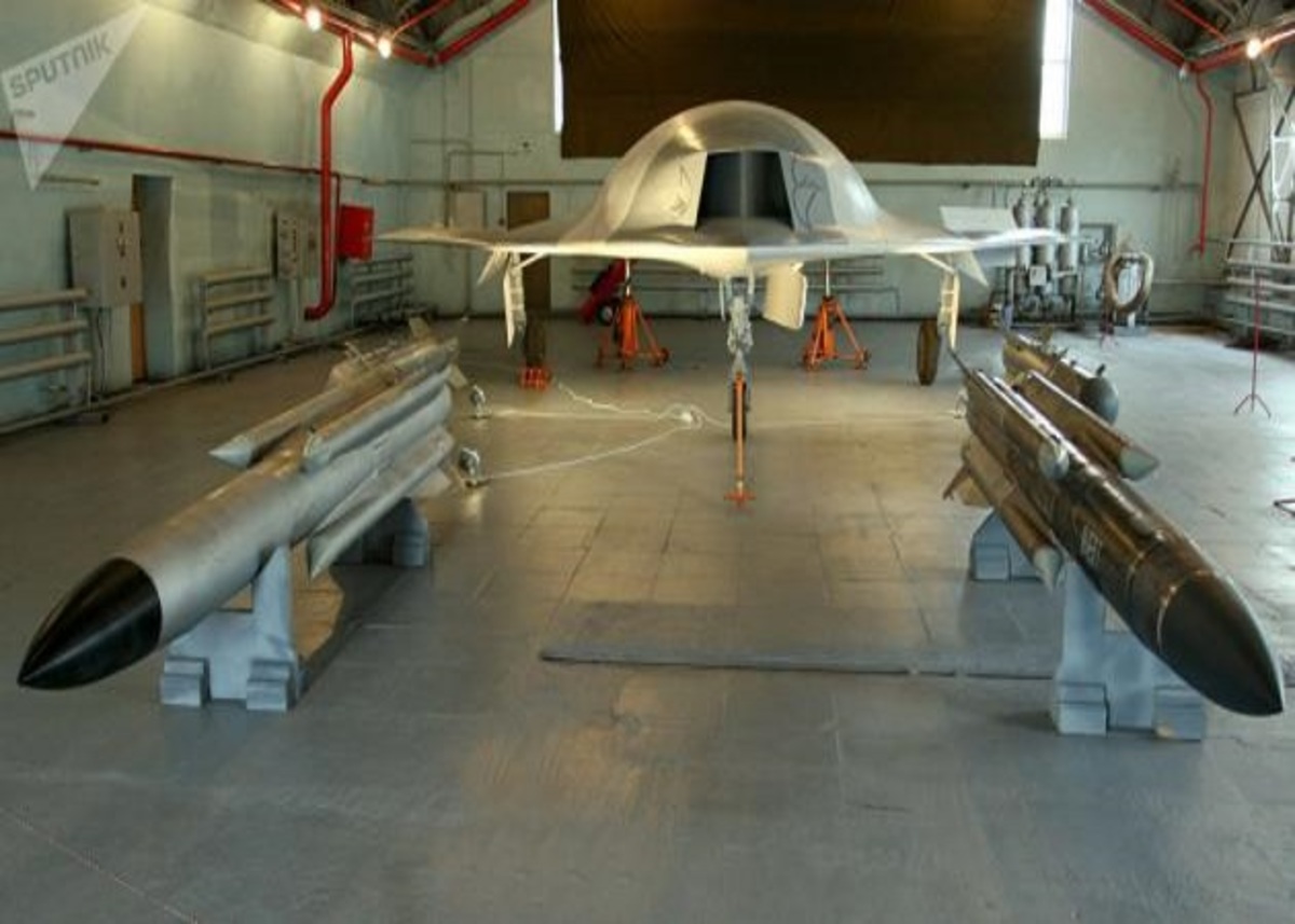 Αυτό είναι το νέο ρωσικό επιθετικό drone πoυ έρχεται από το μέλλον!