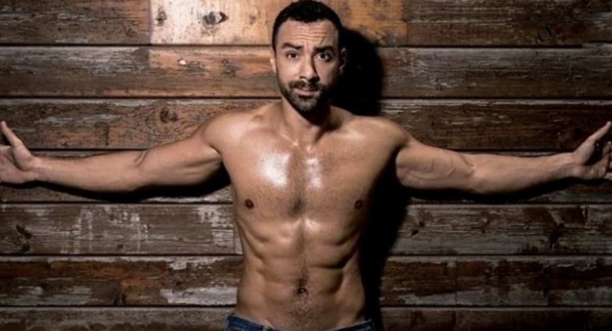 Σάκης Τανιμανίδης: Θα λιώσετε με τη φωτογραφία που ανέβασε από το κρεβάτι