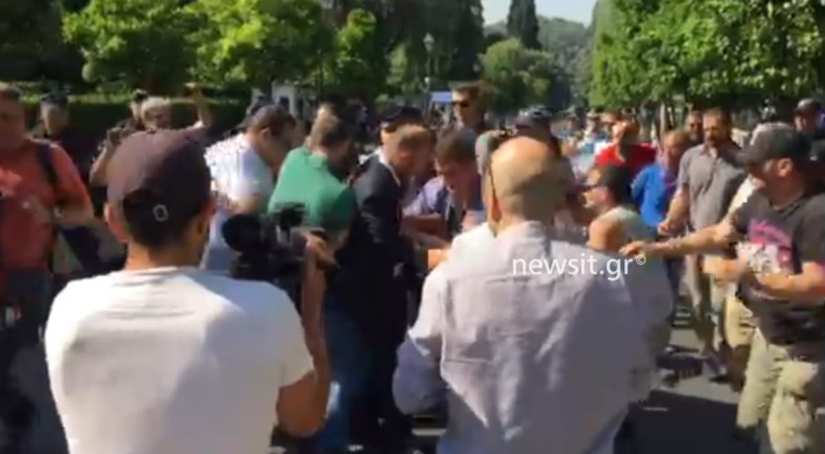 Ένταση μπροστά στο Μαξίμου
