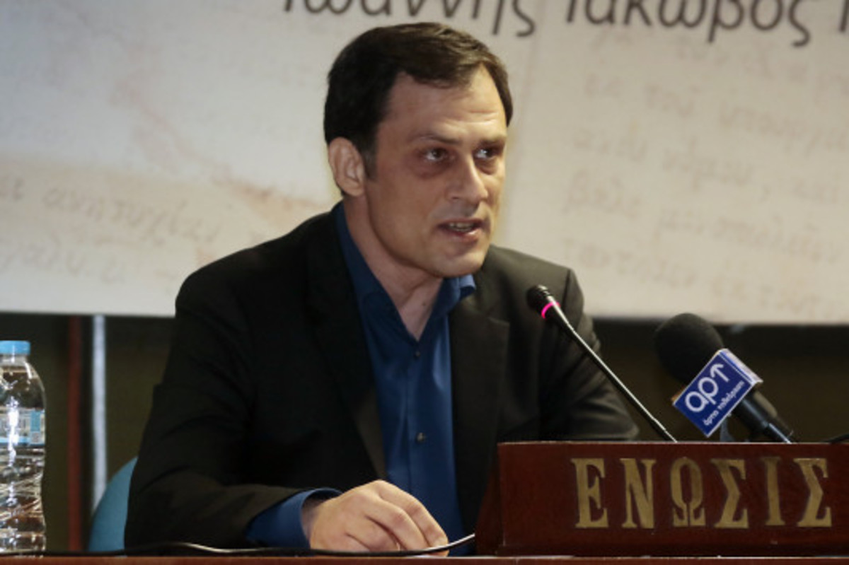 ΑΕΚ – Βασιλόπουλος: Αφήνει το… γήπεδο, πιάνει την κυβέρνηση