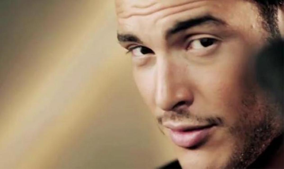 Σάκης Αρσενίου : Δες το videoclip του νέου του τραγουδιού!