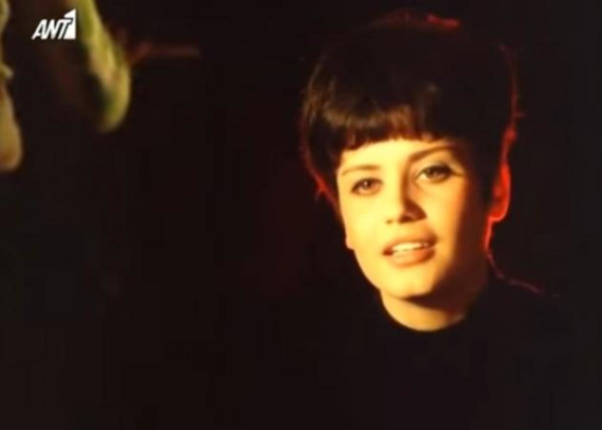 Πώς είναι σήμερα το κορίτσι που ερμήνευσε το “Σκληρό μου αγόρι” στην ταινία “Μια Ιταλίδα από την Κυψέλη”;