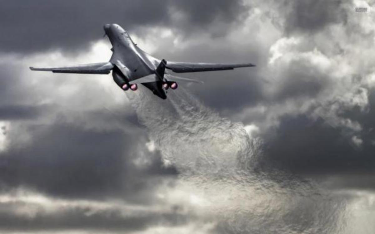 Βομβαρδιστικά των ΗΠΑ έκαναν “βόλτα” πάνω από τη Νότια Σινική θάλασσα