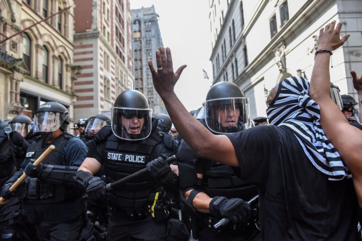 Βοστώνη: Συγκέντρωση ακροδεξιών και αντιρατσιστών – Επεισόδια με αστυνομικούς [pics]