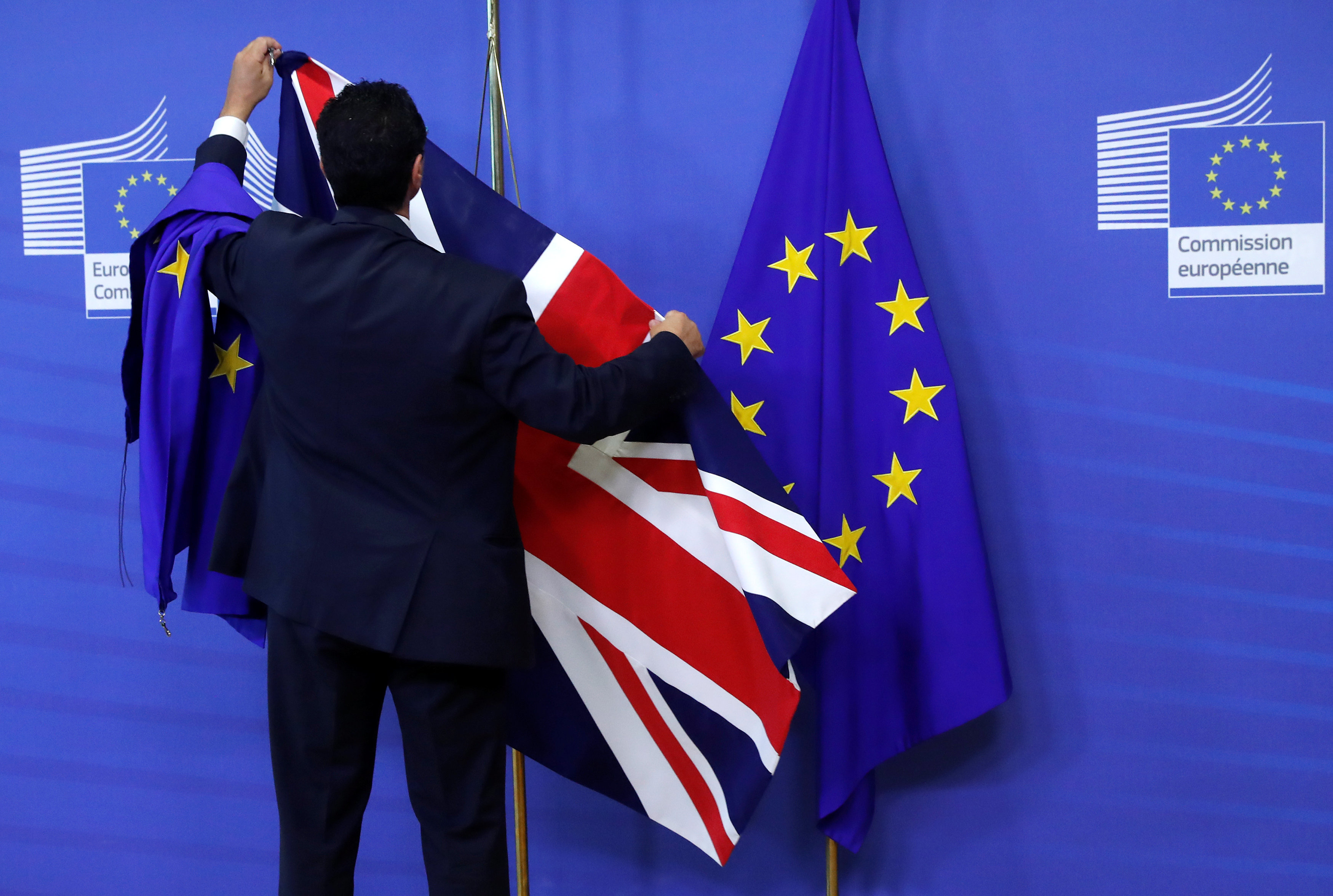 Brexit: Διαζύγιο… φωτιά! “Σκάει” 40 δισ. ευρώ η Αγγλία!