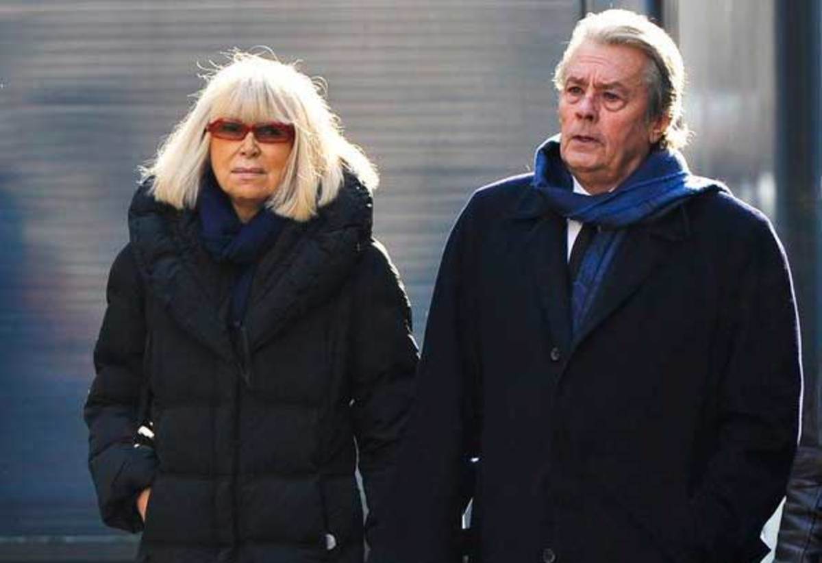 Πέθανε η Mireille Darc