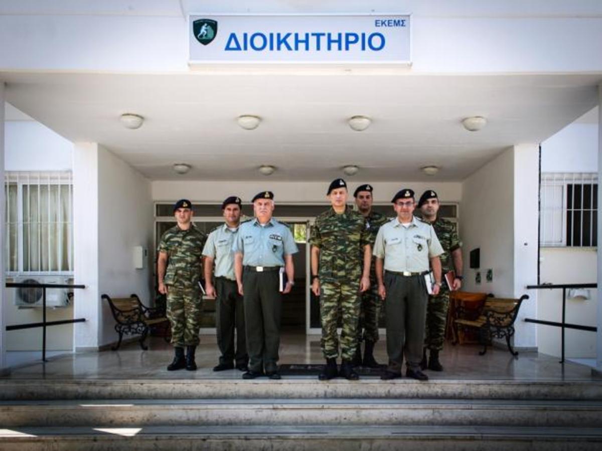 Ο Αρχηγός Στρατού στο Ειδικό Κέντρο Εφοδιασμού Μονάδων Στρατού [pics]