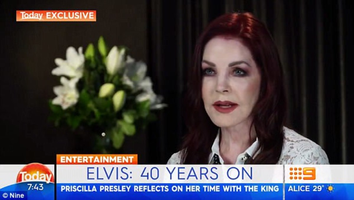 Priscilla Presley: 40 χρόνια μετά το θάνατο του Elvis δηλώνει πως πριν γνωριστούν τον έβρισκε… αηδιαστικό!