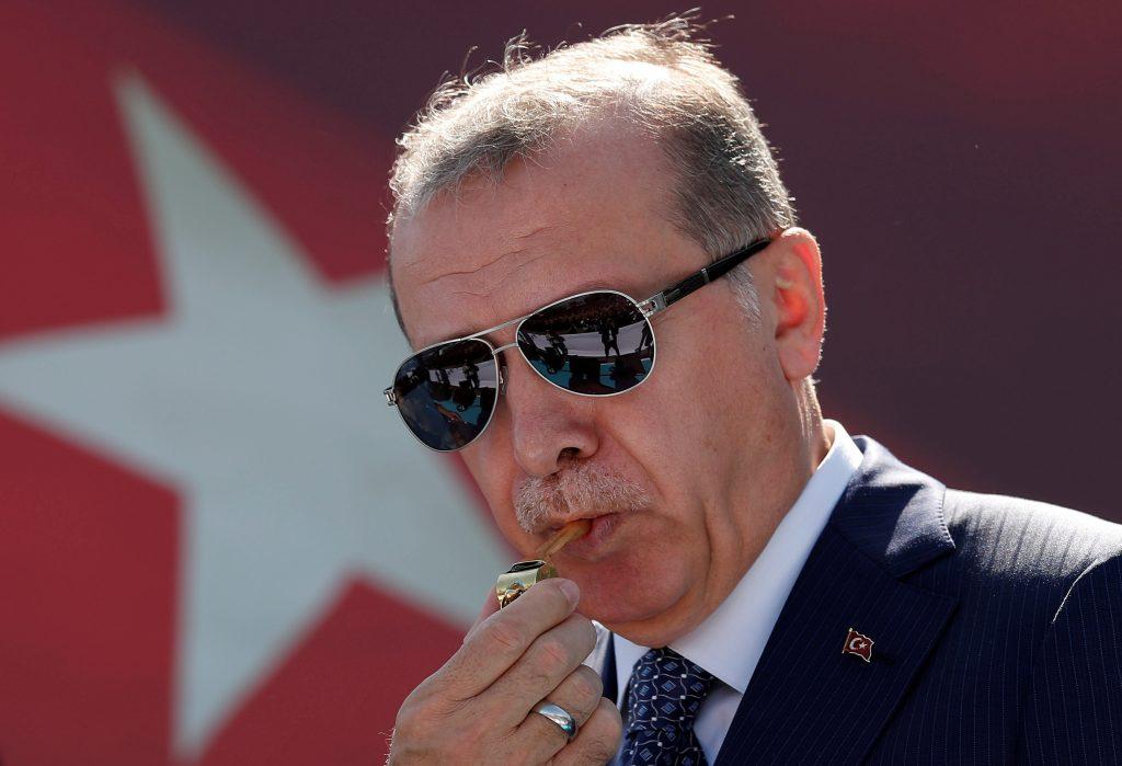 “Εμφύλιος” στην Τουρκία – “Τύραννος ο Ερντογάν”