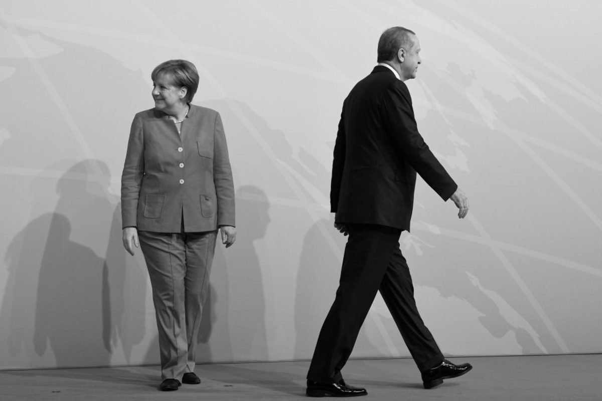 Στα άκρα! Παρέμβαση Ερντογάν στις γερμανικές εκλογές – Κεραυνοί Μέρκελ – Σουλτς