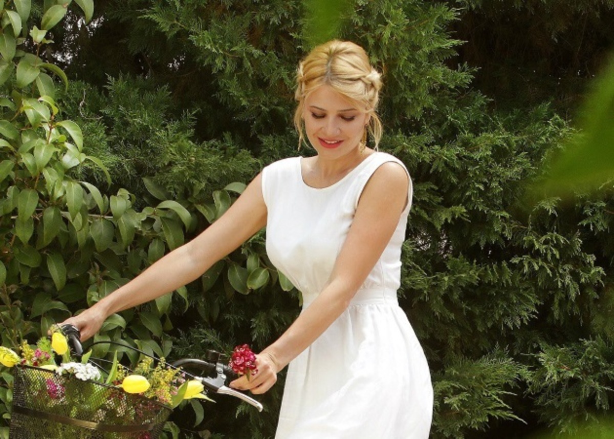 Φαίη Σκορδά: Στη Ρόδο με τα παιδιά [pics]