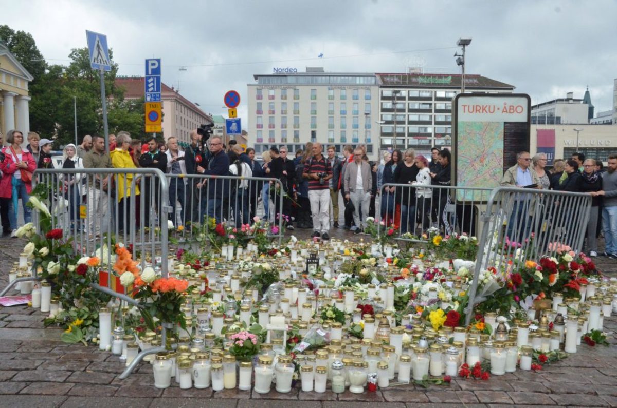 Επίθεση στη Φινλανδία: Ενός λεπτού σιγή για τα θύματα στην Τούρκου