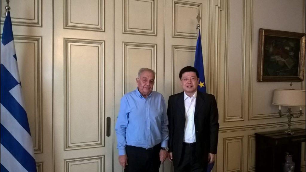 Συνάντηση Αλέκου Φλαμπουράρη με τον πρέσβη της Κίνας