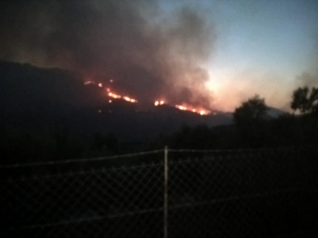 Υπό μερικό έλεγχο η φωτιά την ανατολική Μάνη