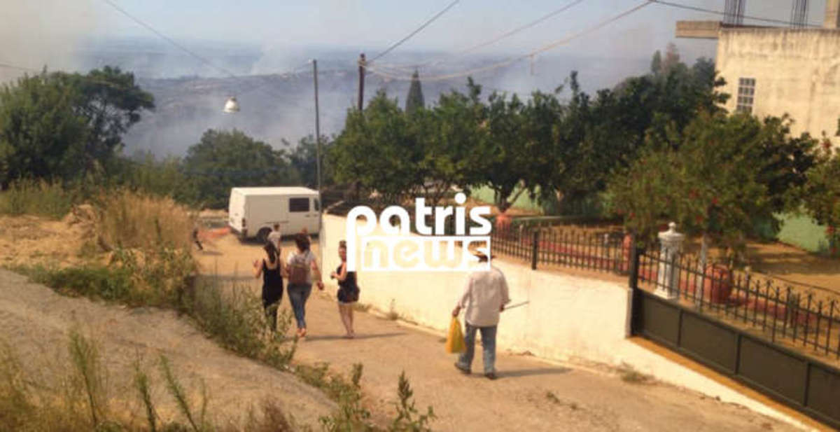Φωτιά στην Αμαλιάδα: Χειροτερεύει η κατάσταση – Οι κάτοικοι αρνούνται να εγκαταλείψουν τα σπίτια τους [pics, vid]