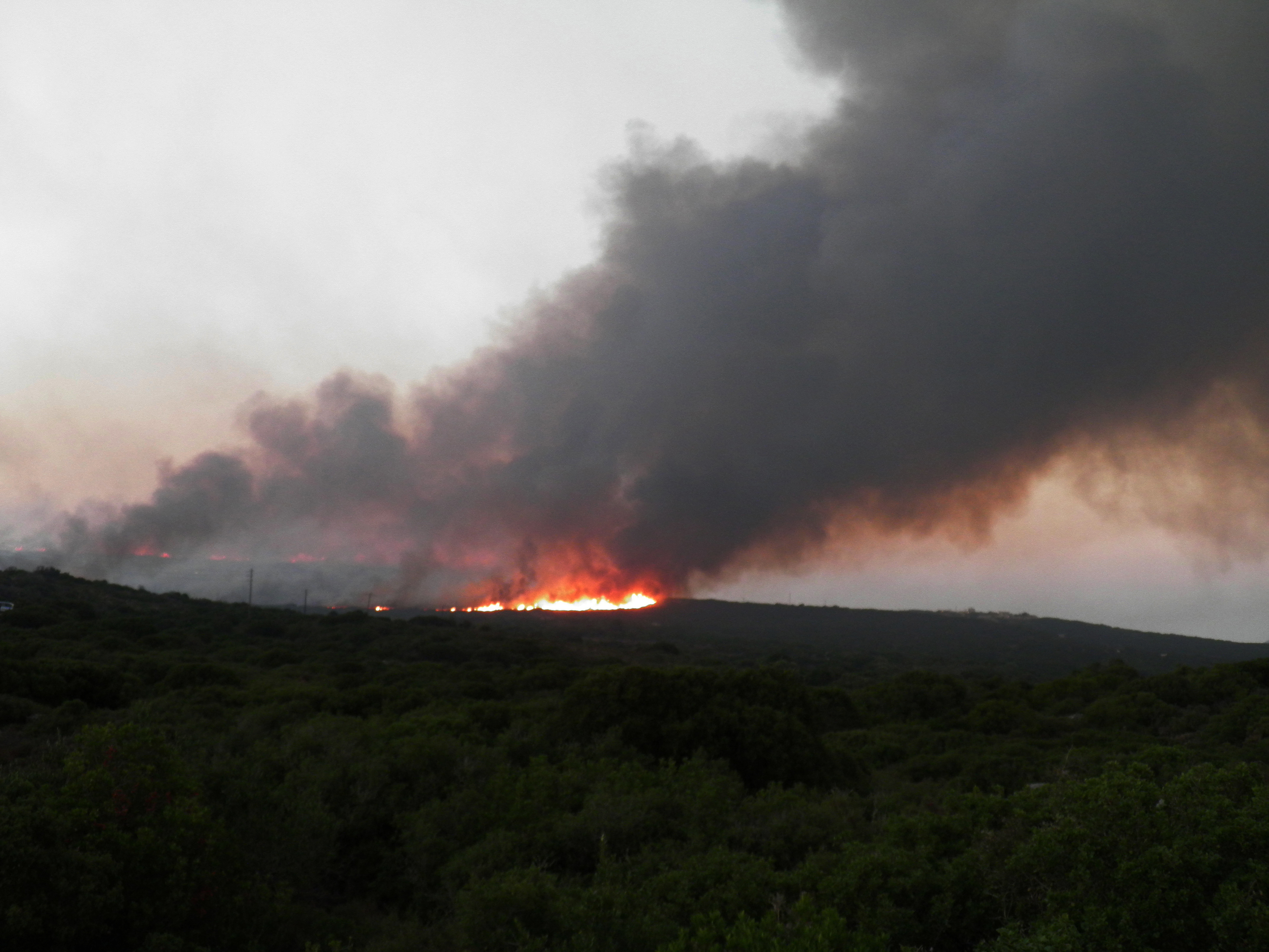 Αλβανία: Μαίνεται η φωτιά στα ελληνικά χωριά – Νέα βοήθεια από την Ελλάδα