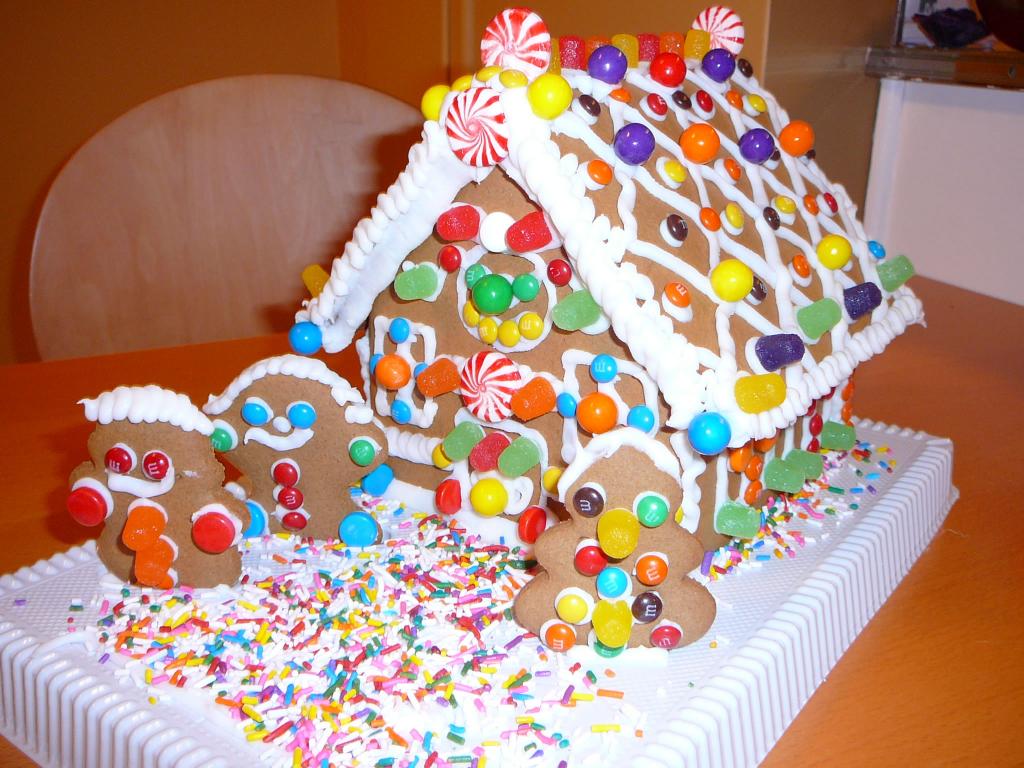 Φτιάξτε εύκολα ένα Χριστουγεννιάτικο σπιτάκι απο μπισκότο!