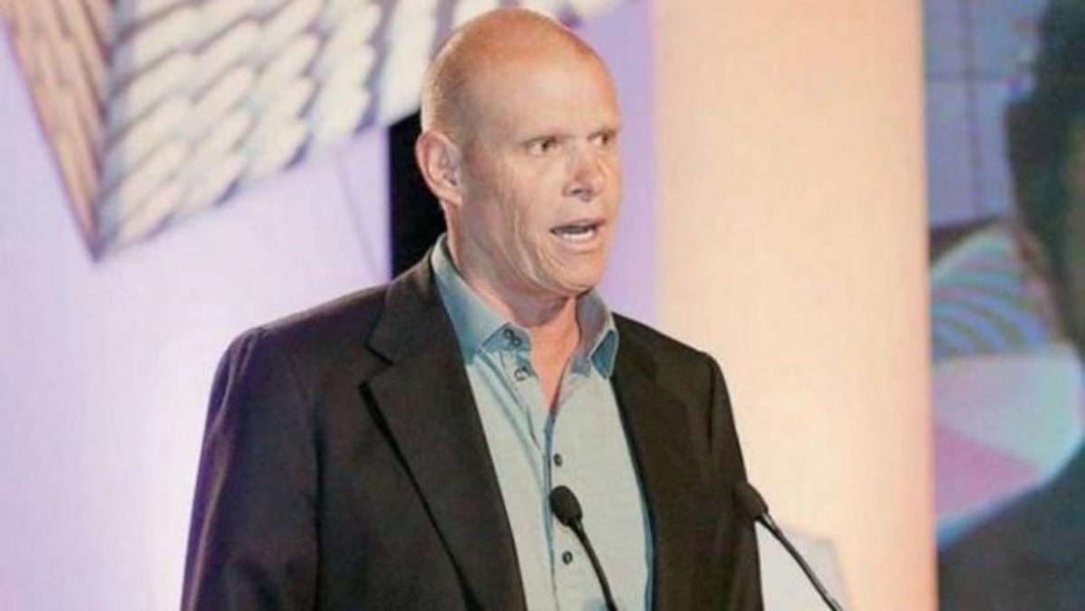 «Πικράθηκα όταν ο Τζώνη Καλημέρης μου είπε ότι διακόπτουμε τη συνεργασία μας…»