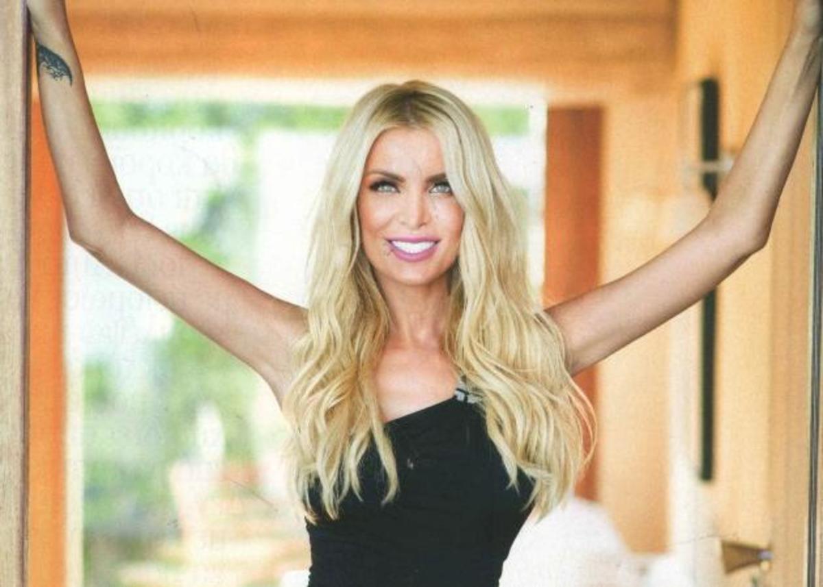 Κατερίνα Καινούργιου: “Στα ερωτικά μου δεν συνειδητοποιώ ότι είμαι δημόσιο πρόσωπο! Θα καβγαδίσω με τον σύντροφό μου σε κατάμεστο μαγαζί¨!