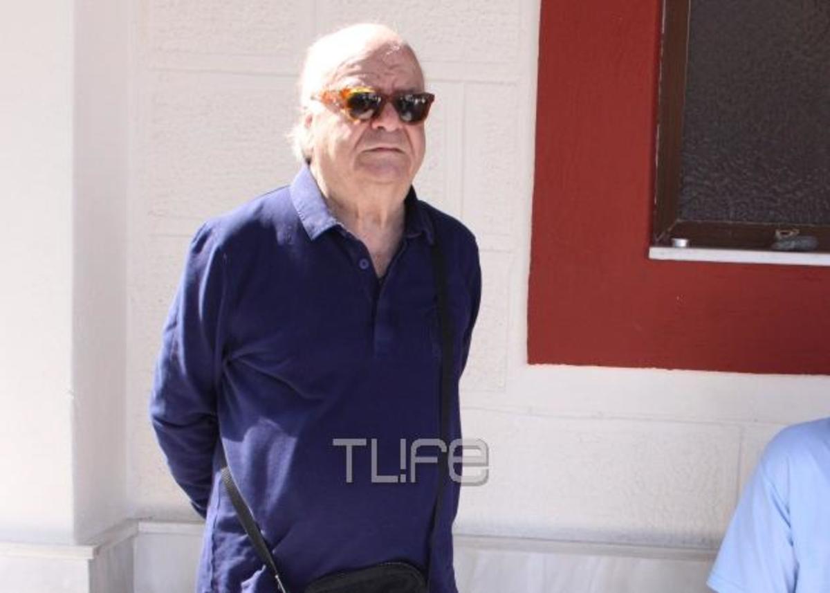 Γιάννης Καλατζής: Το τελευταίο “αντίο” στον μεγάλο τραγουδιστή [pics]