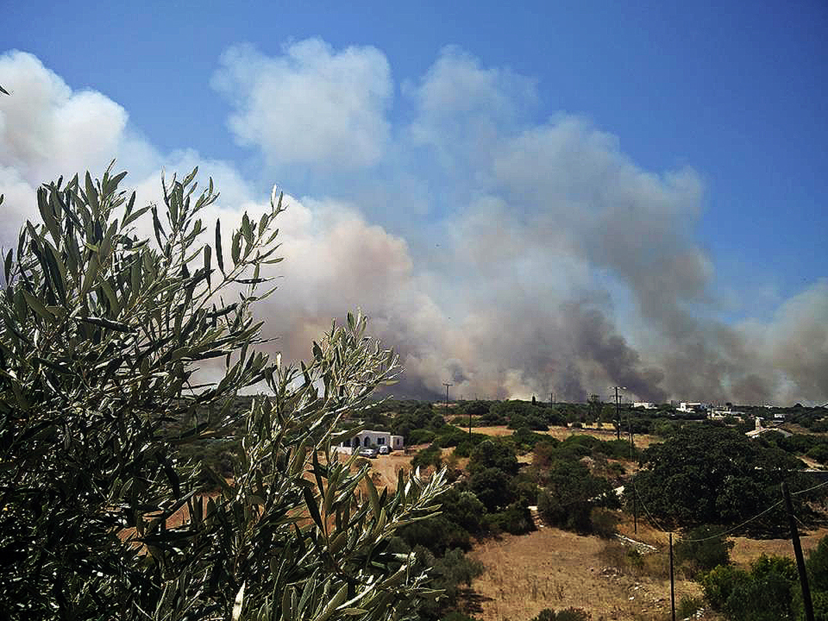 Φωτιά στα Κύθηρα: Σε κατάσταση έκτακτης ανάγκης το νησί! Σχέδιο εκκένωσης με πλωτά μέσα