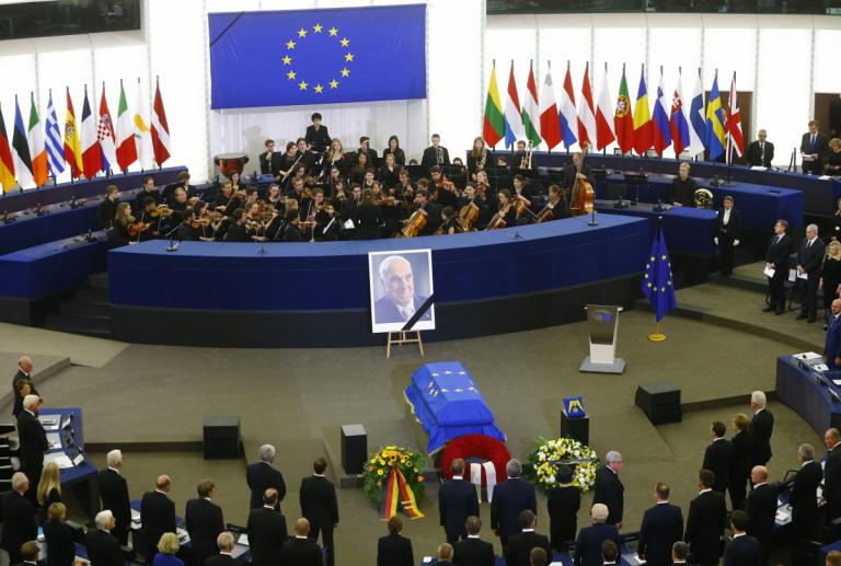 Χέλμουτ Κολ: Η Ευρώπη τον αποχαιρετά – Δείτε live