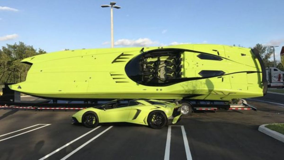 Αυτή η Lamborghini Aventador SV πωλείται πακέτο με ασορτί σκάφος! [vid]