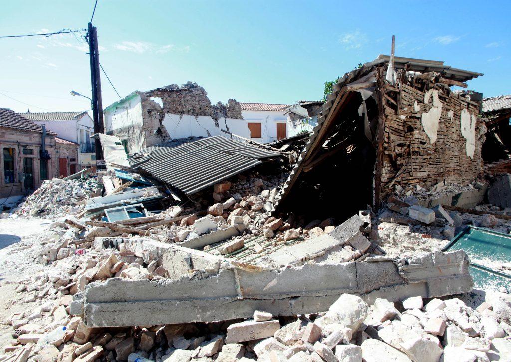 Λέσβος: Στέλνουν έτοιμες αίθουσες στα σχολεία που “χτυπήθηκαν” απ’ τον σεισμό