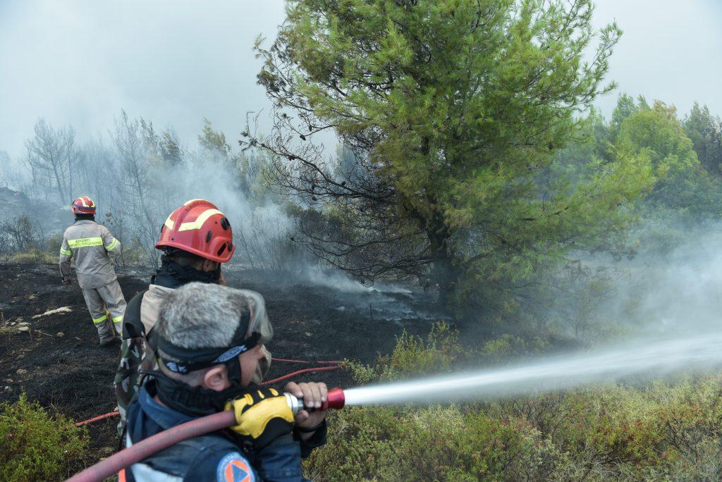 Φωτιές στον Μαραθώνα – Εμπρησμό που συνδέεται με τον Κάλαμο “βλέπουν” οι αρχές
