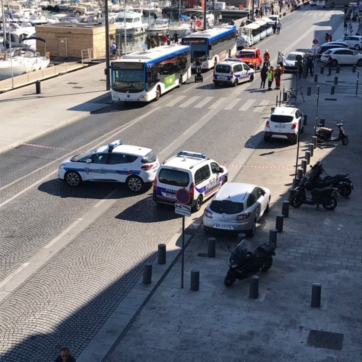 Τρόμος και στη Μασσαλία! Αυτοκίνητο έπεσε πάνω σε πεζούς – Ένας νεκρός
