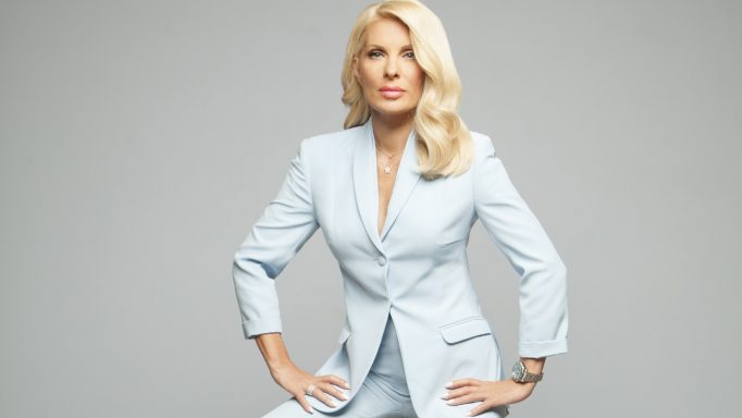 Ελένη Μενεγάκη: «Επιστρέφω… και σας έχω νέα…»