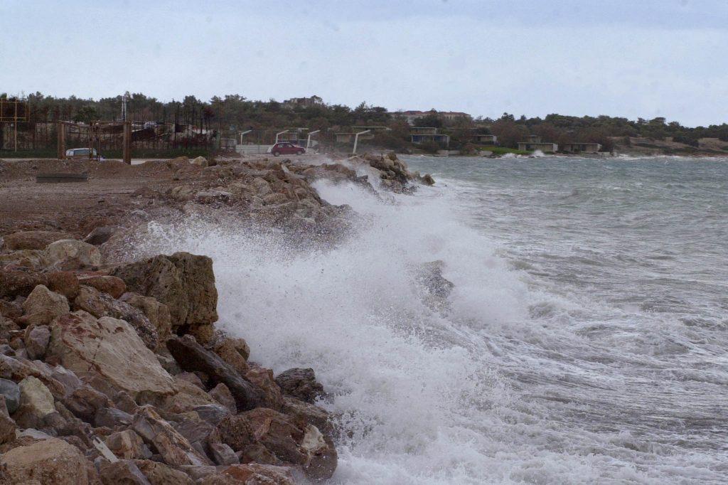 Καιρός: Καταιγίδες, μποφόρ και πτώση της θερμοκρασίας