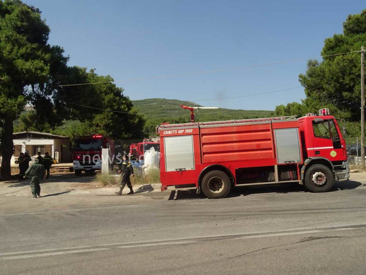 Μεγάλη φωτιά σε εργοστάσιο στα Οινόφυτα! 2 τραυματίες