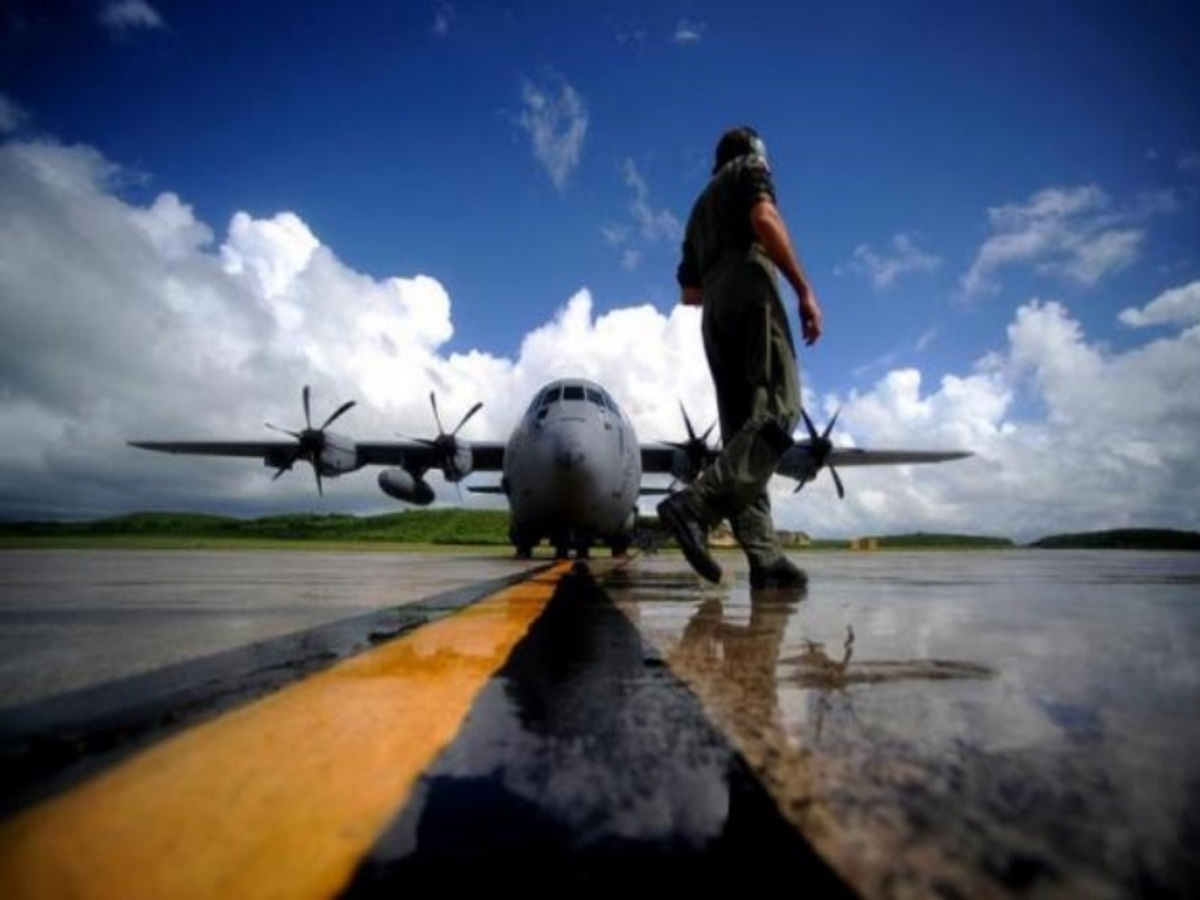 Hurricane Hunters: Αυτοί είναι οι τολμηροί «Κυνηγοί του Κυκλώνα» [pics,vid]