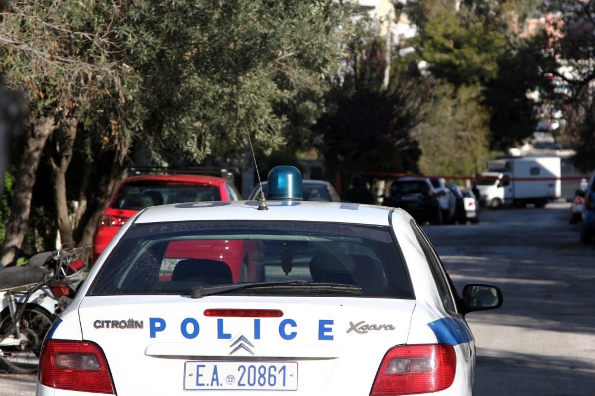 Χίος: “Τσάκωσαν” τον αστυνομικό την ώρα που πωλούσε την ηρωίνη – Τον “ξεσκέπασαν” οι συνάδελφοί του