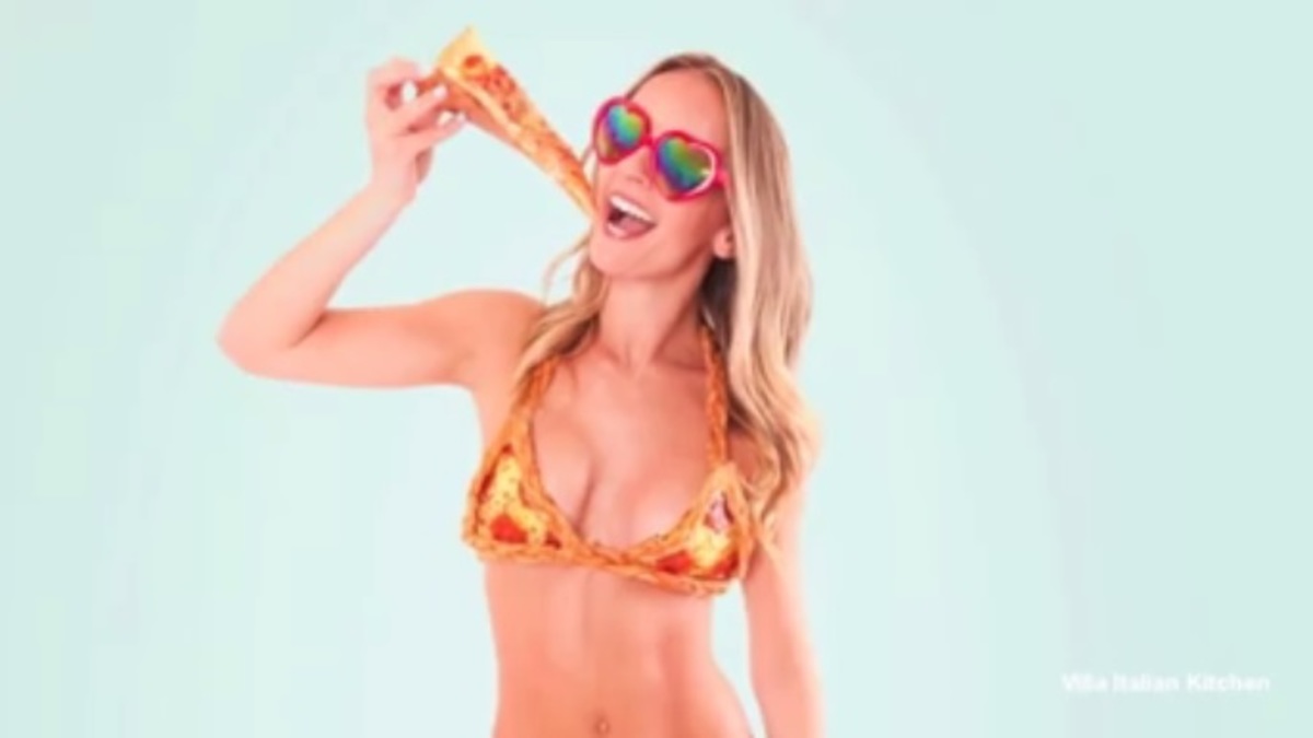 “Pizza-kini”: Το πιο… λαχταριστό μαγιό! [vid]