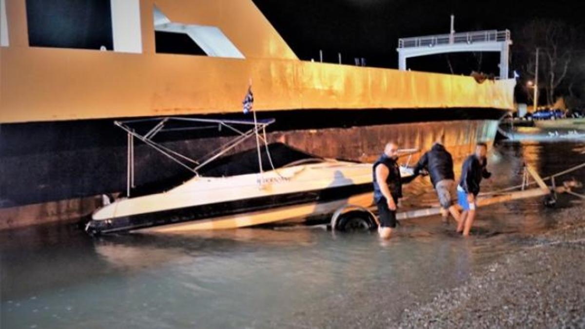Καιρός – Ρίο: Κόπηκαν οι κάβοι, ferry boat παρέσυρε 15 σκάφη! [pics, vids]