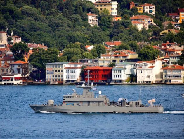 Η πυραυλάκατος Ρίτσος στα στενά του Βοσπόρου [pics]