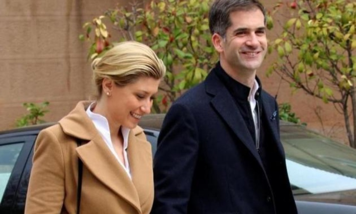 Σία Κοσιώνη: Το δώρο που της έκανε η Ντόρα Μπακογιάννη για το γάμο