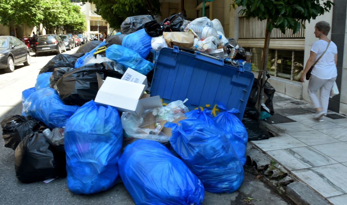 Παρέμβαση εισαγγελέα για τα σκουπίδια!