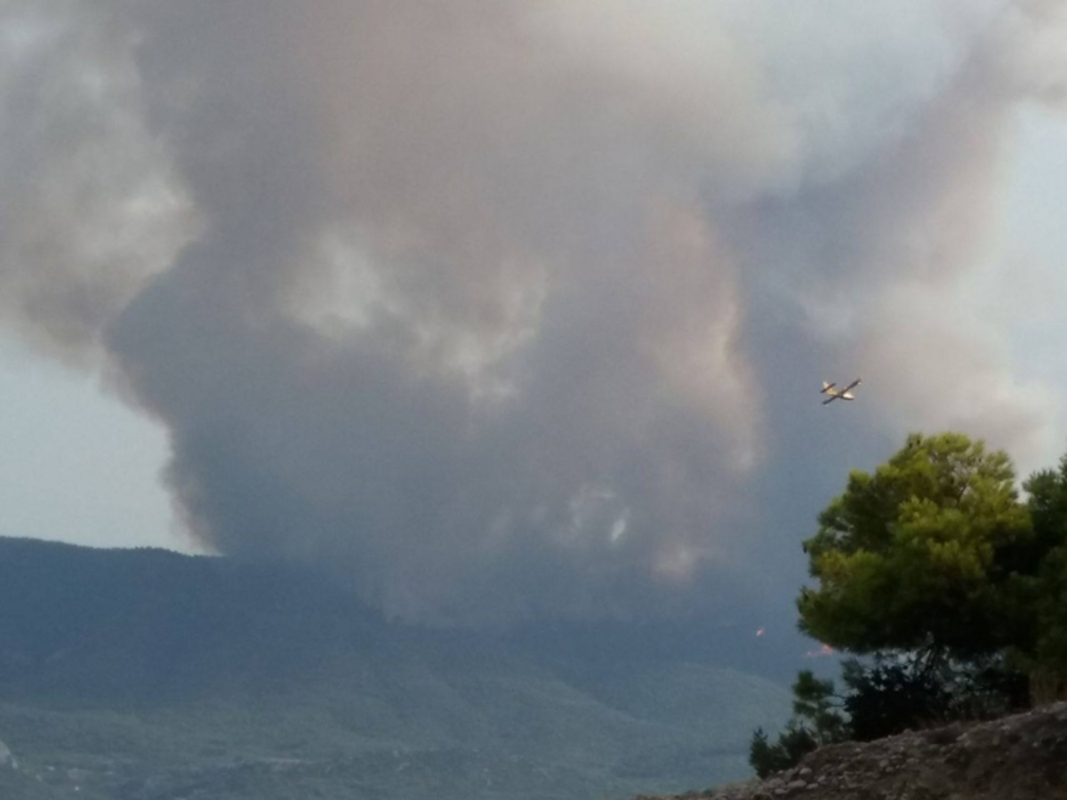 Φωτιά στο Σοφικό: “Μάχη” με τις φλόγες για δεύτερη ημέρα