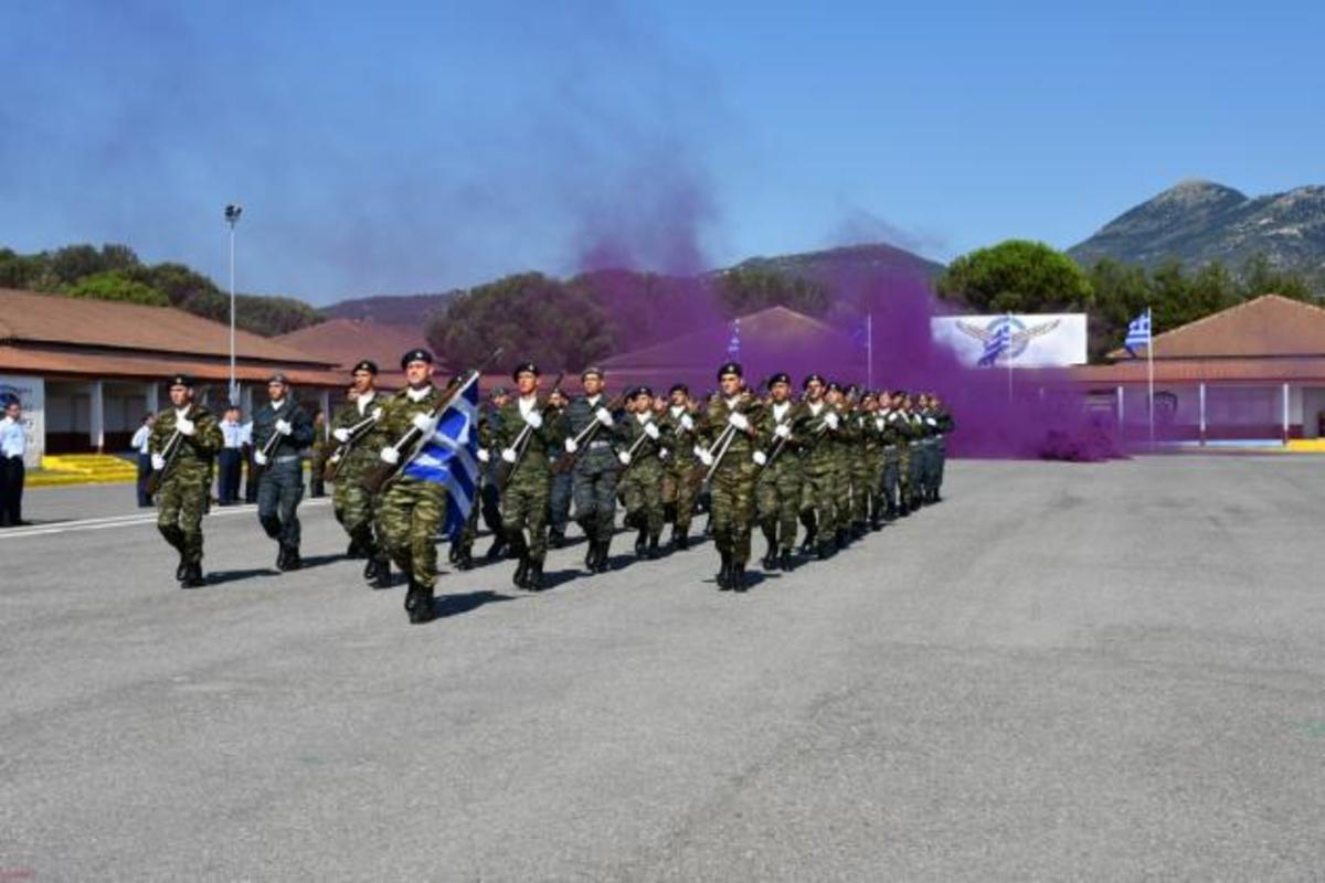 Τον όρκο στην πατρίδα έδωσαν οι νεοσύλλεκτοι της Δ΄ ΕΣΣΟ [pics]