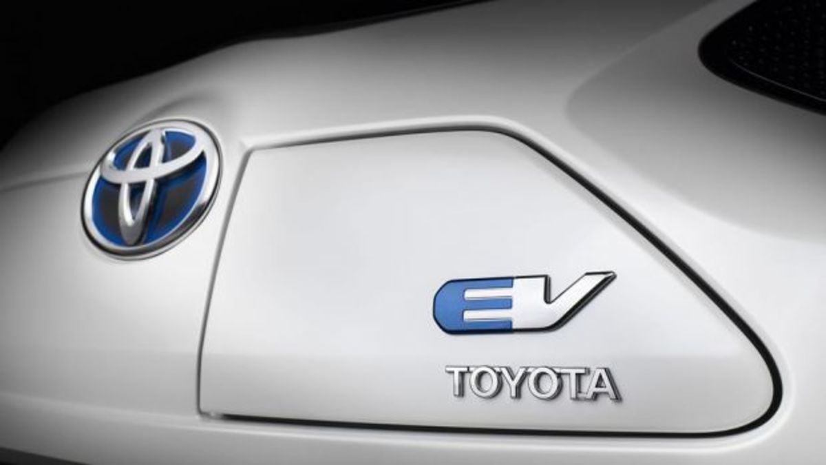 H Toyota έχει στα σκαριά ένα ηλεκτρικό αυτοκίνητο με μεγάλη αυτονομία