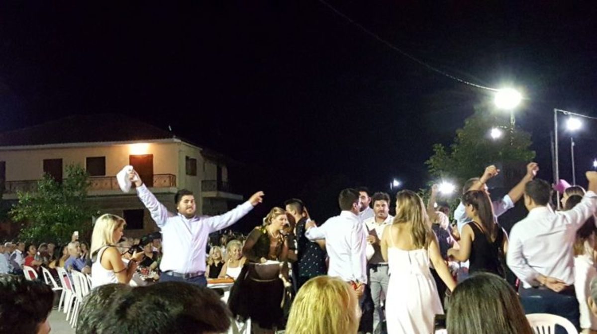 Τρίκαλα: Γλέντι… τρικούβερτο στο Ελευθεροχώρι για τον γάμο του Στέφανου Μαράβα [vids]