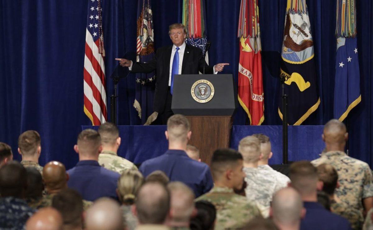 Έπαθε… Ομπάμα ο Τραμπ! Αυξάνει τα στρατεύματα στο Αφγανιστάν