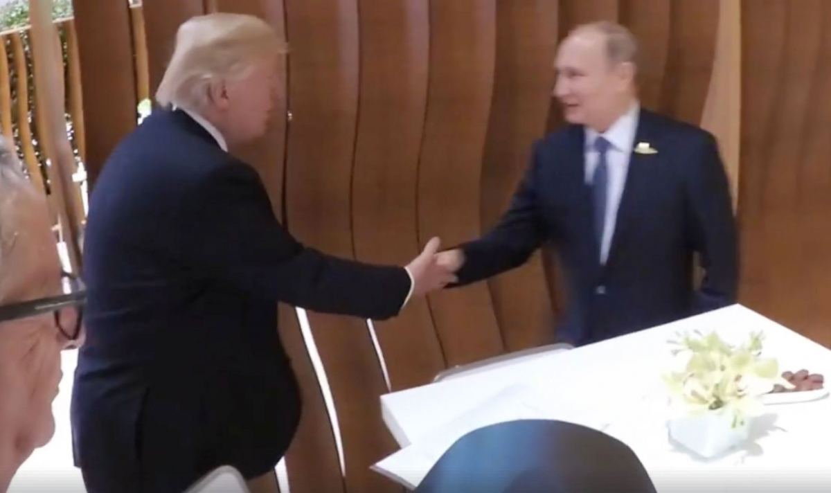 Επιτέλους! Πούτιν – Τραμπ: Η πρώτη τους φορά! [pics, vids]