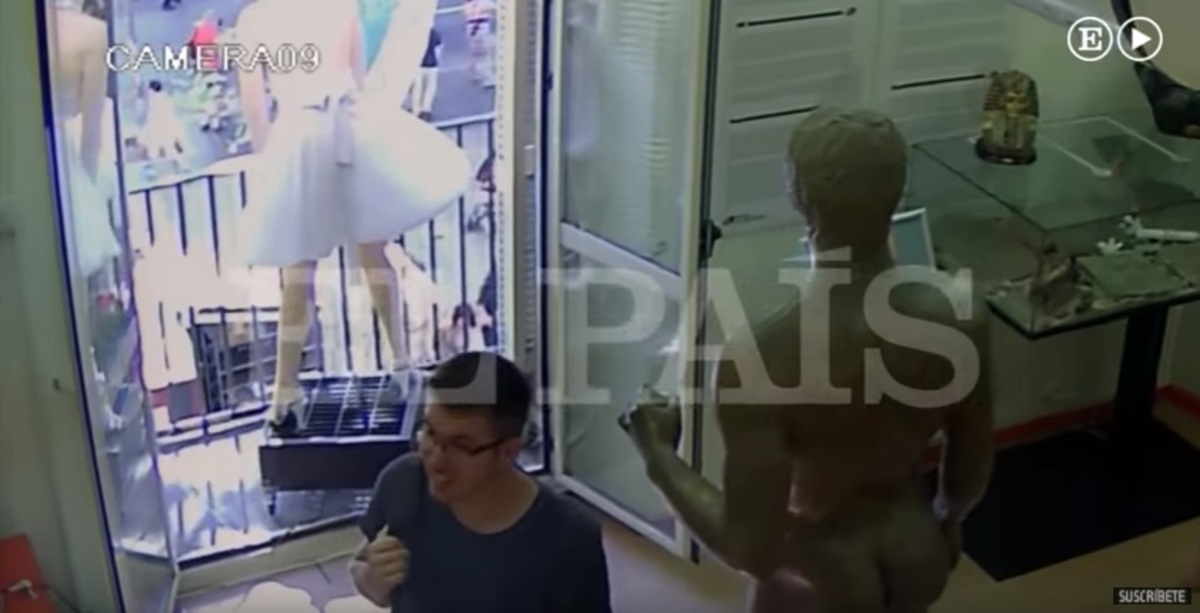 Βαρκελώνη: Η στιγμή που το βαν παρασύρει πεζούς! Βίντεο ντοκουμέντο